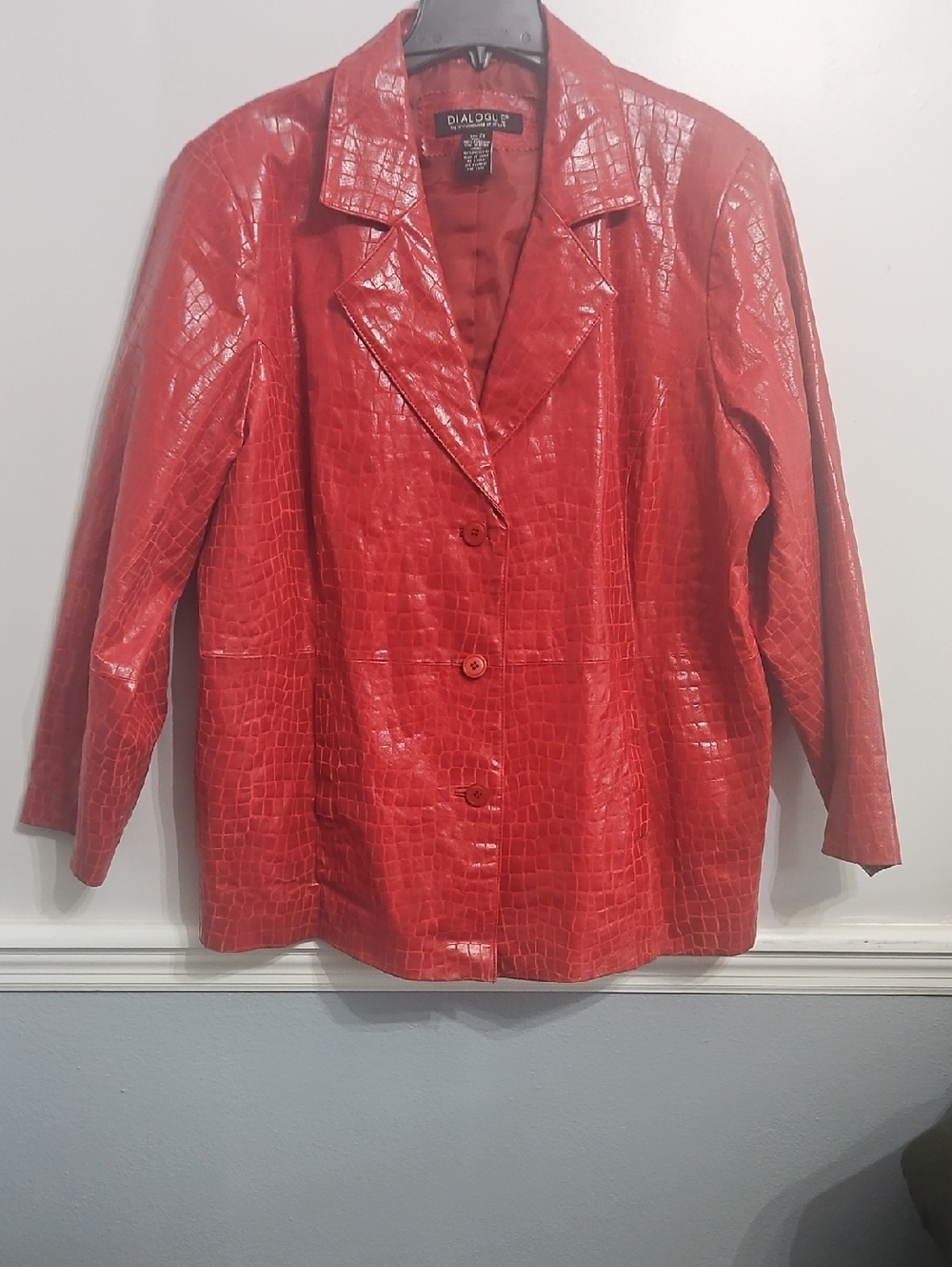 Dialogue Red Embossed Croc Leather Button-Front Blazer Jacket. Plus Size 2XL.